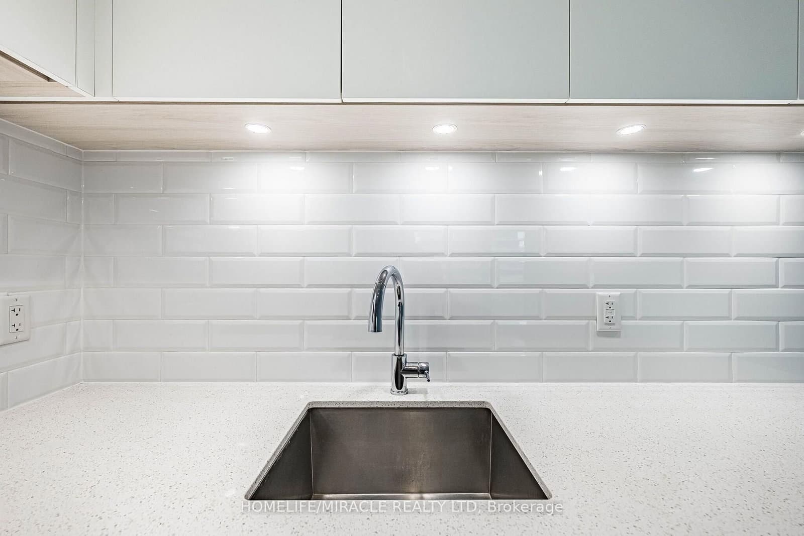 65 Annie Craig Drive, Unit 303 thumbnail 23