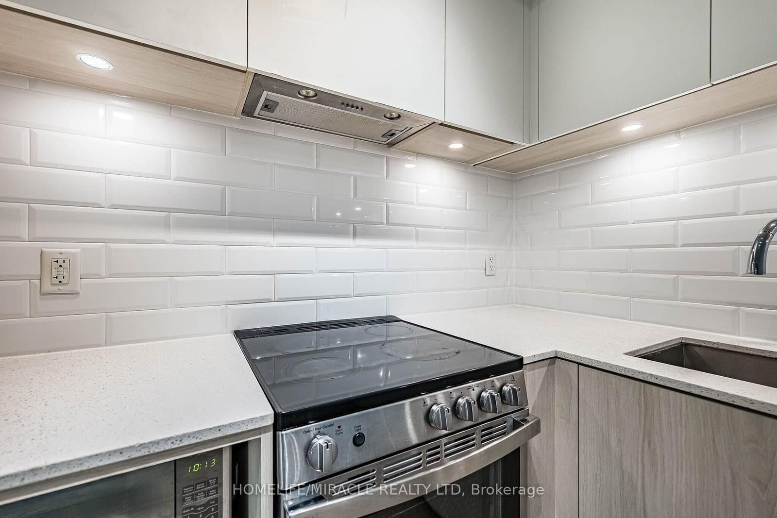 65 Annie Craig Drive, Unit 303 thumbnail 24