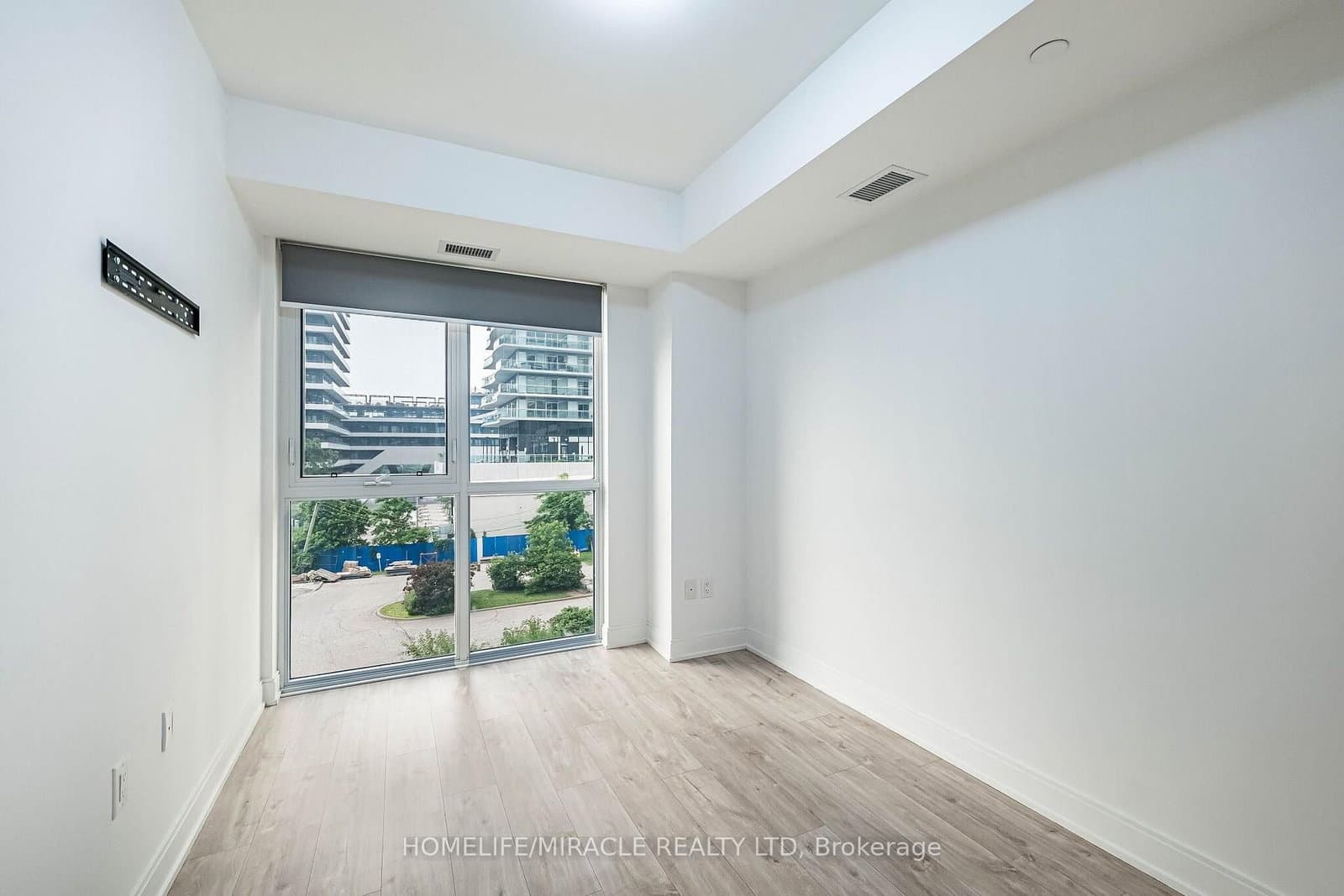 65 Annie Craig Drive, Unit 303 thumbnail 26