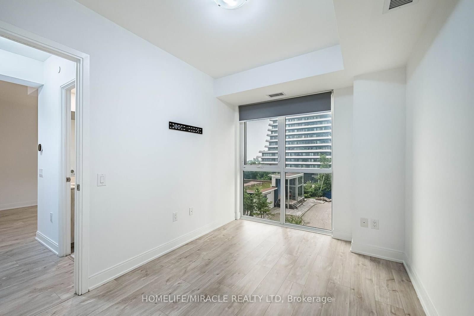 65 Annie Craig Drive, Unit 303 thumbnail 27