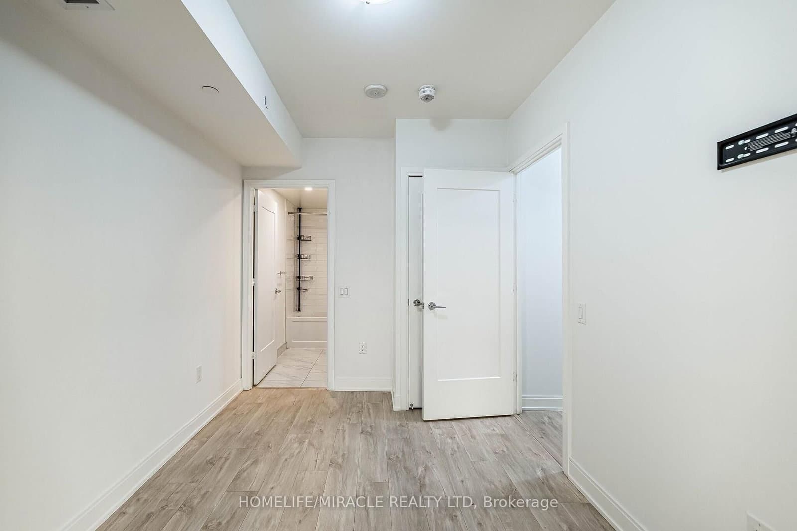 65 Annie Craig Drive, Unit 303 thumbnail 28