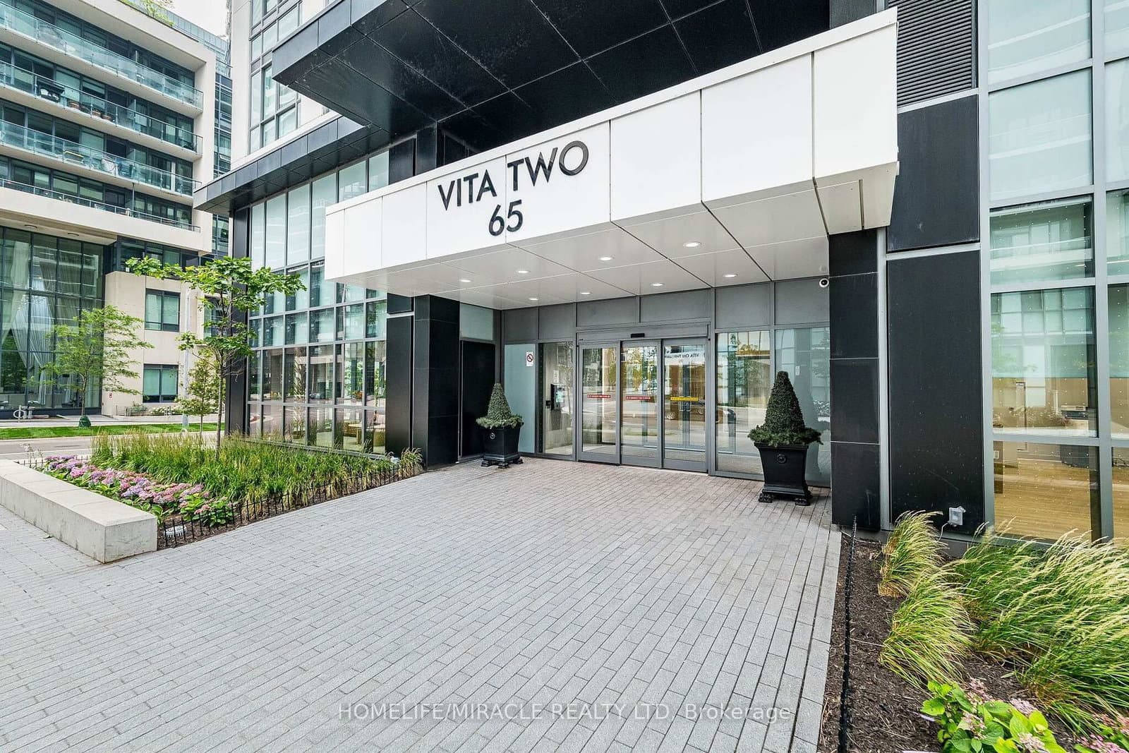 65 Annie Craig Drive, Unit 303 thumbnail 3