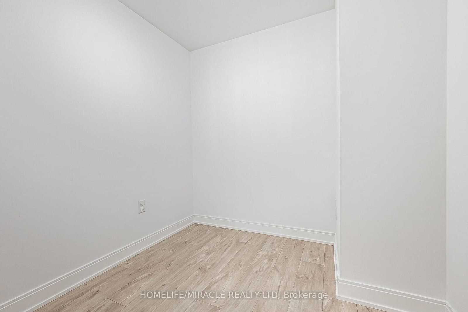 65 Annie Craig Drive, Unit 303 thumbnail 32