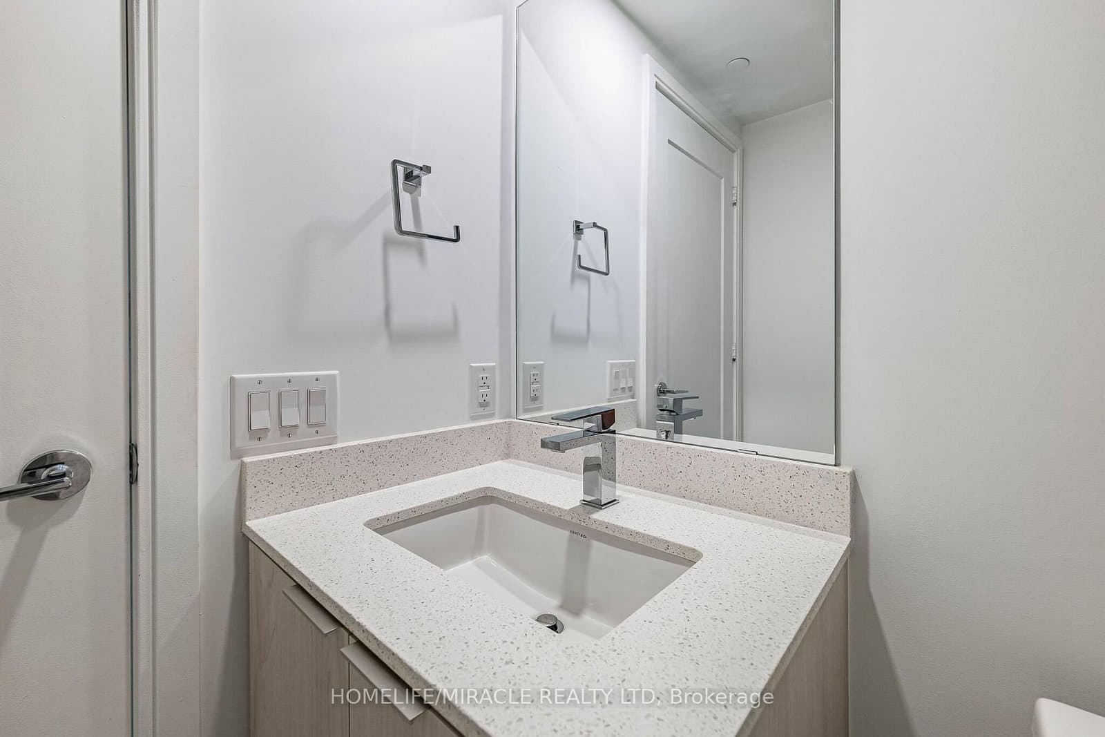 65 Annie Craig Drive, Unit 303 thumbnail 35