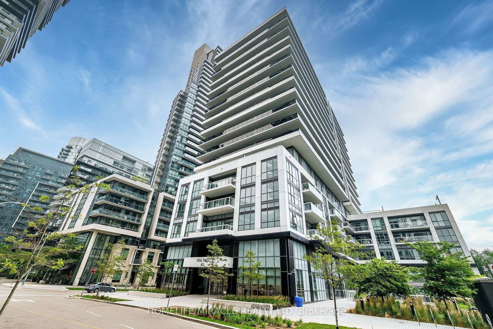 65 Annie Craig Drive, Unit 303 thumbnail 4