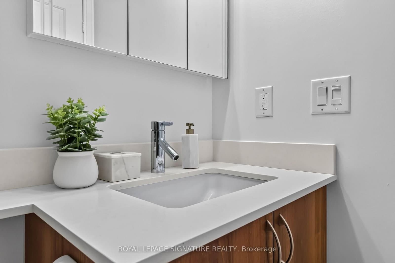 1 Michael Power Place, Unit 601 thumbnail 20