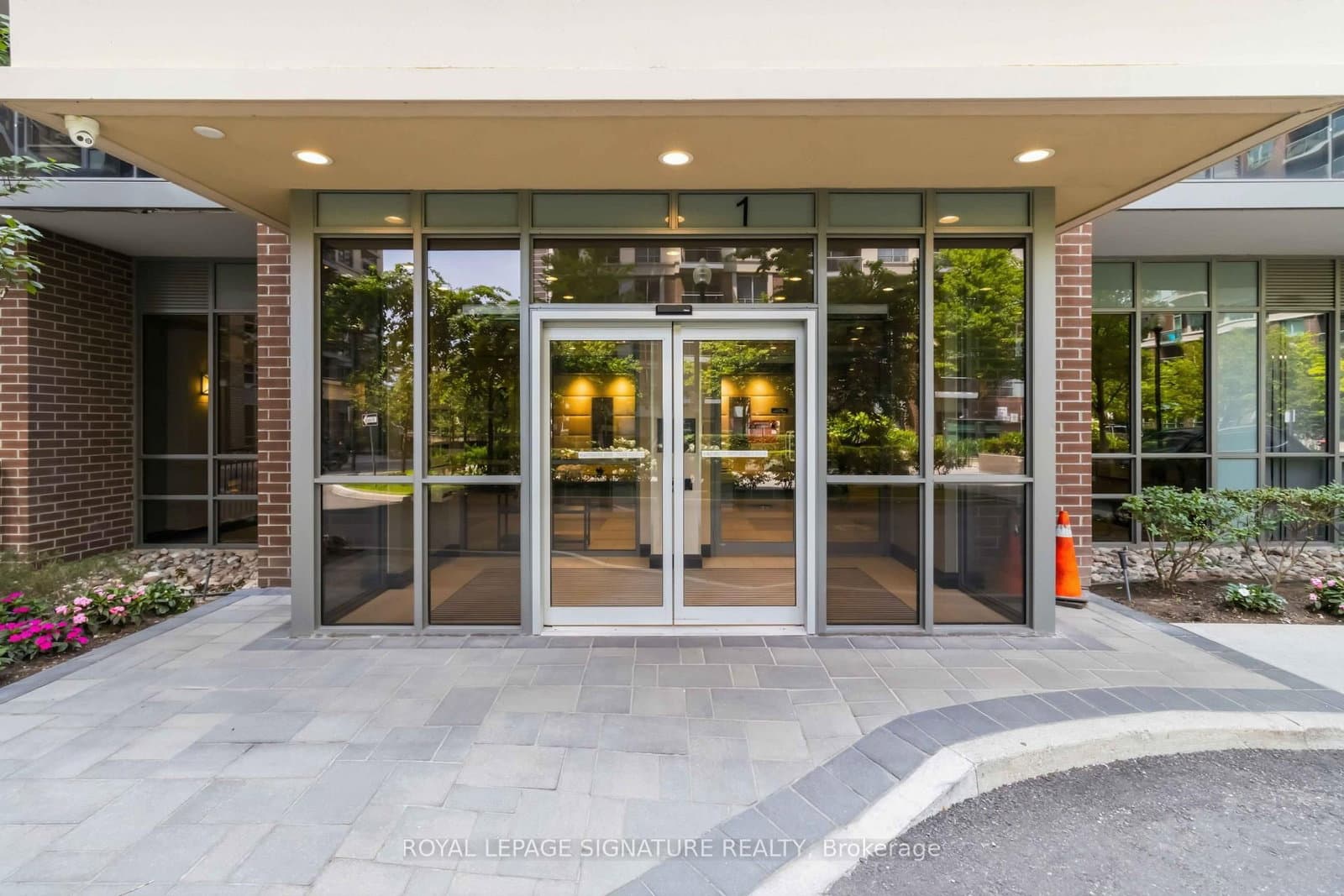 1 Michael Power Place, Unit 601 thumbnail 3