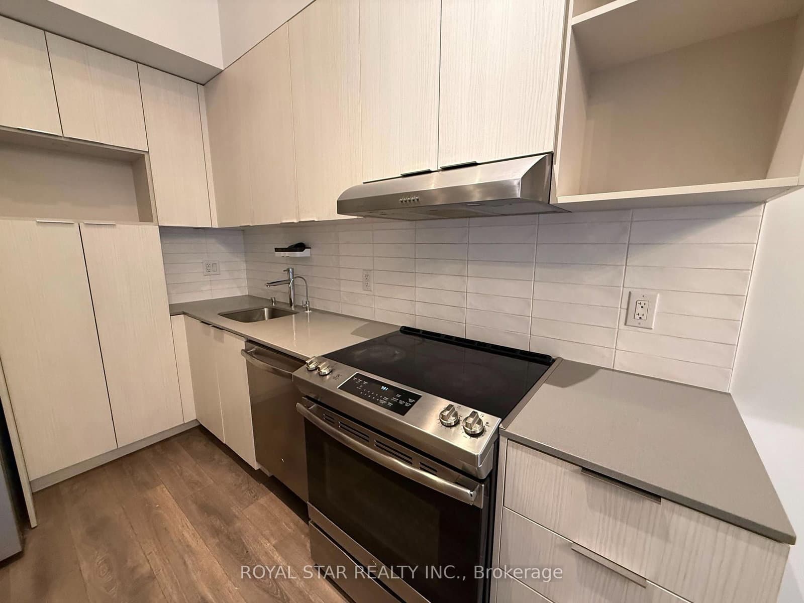 2520 Eglinton Avenue W, Unit 323 thumbnail 5