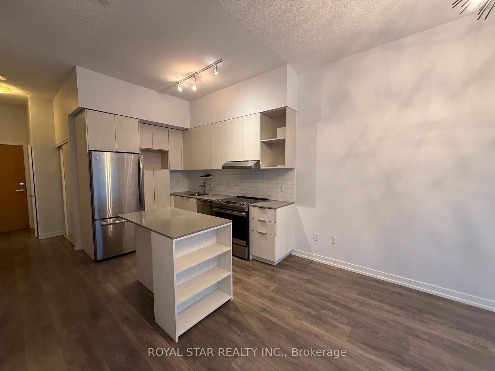 2520 Eglinton Avenue W, Unit 323 thumbnail 8