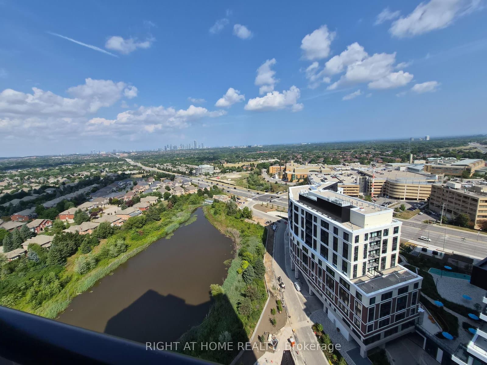 2495 Eglinton Avenue W, Unit 2101 thumbnail 2