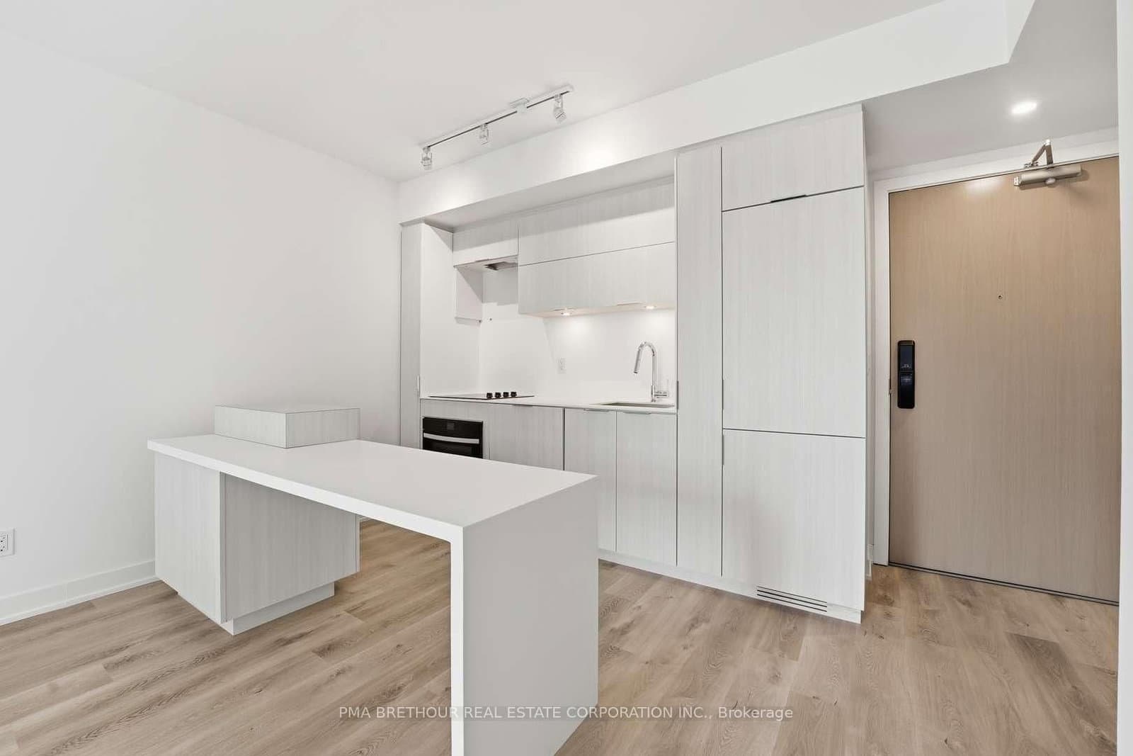 370 Martha Street, Unit 909 thumbnail 4