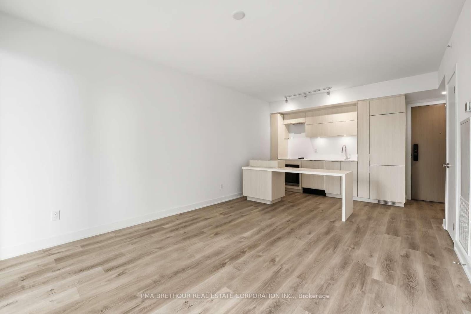 370 Martha Street, Unit 909 thumbnail 5