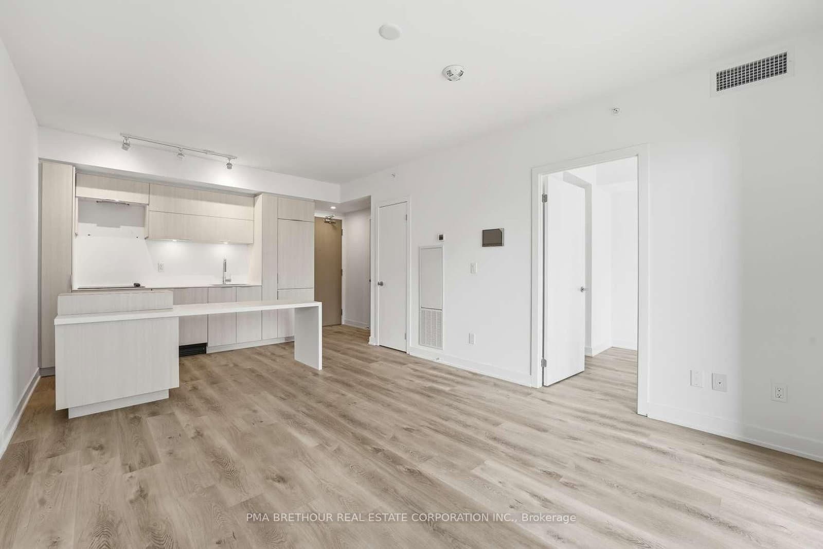 370 Martha Street, Unit 909 thumbnail 6
