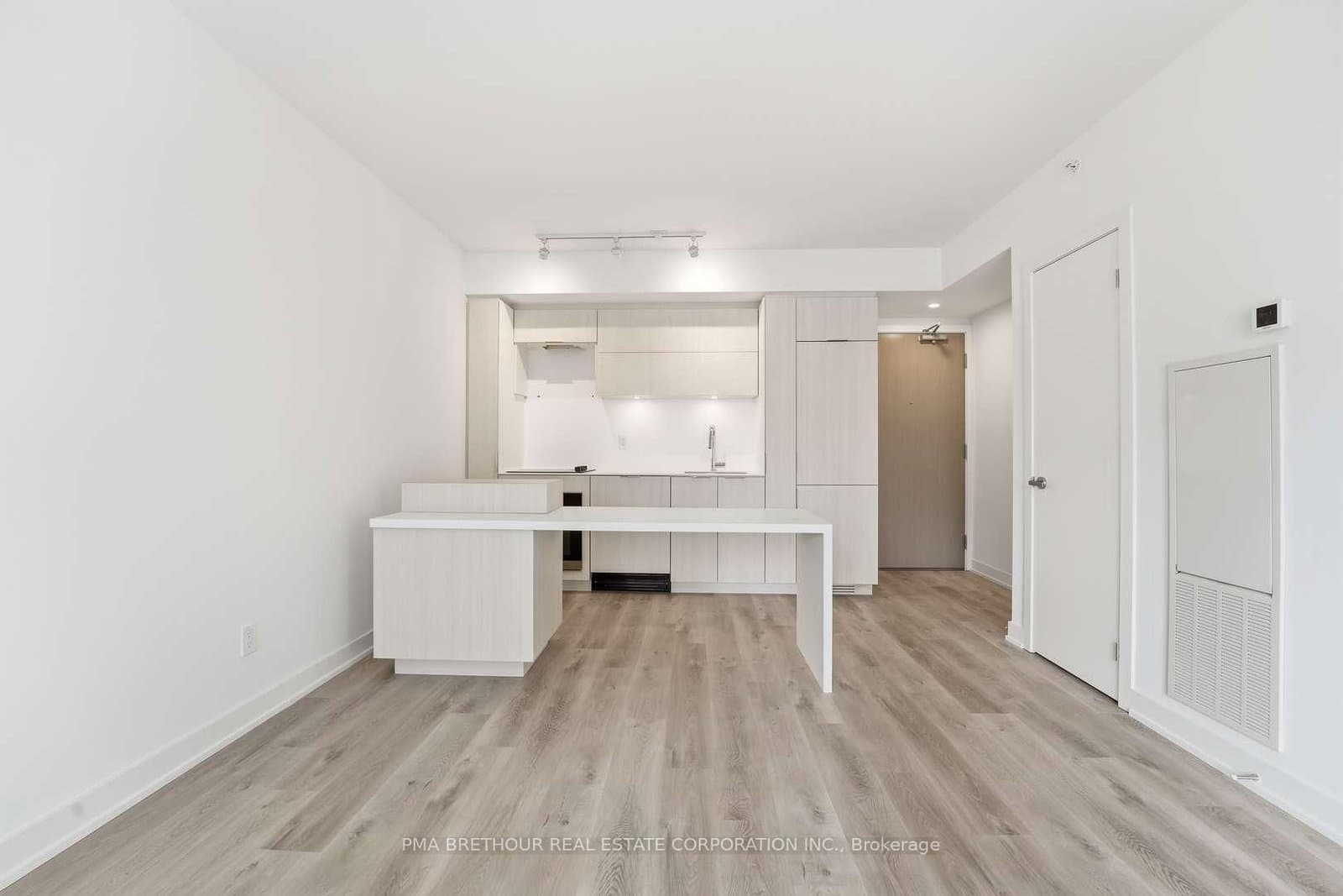 370 Martha Street, Unit 909 thumbnail 7