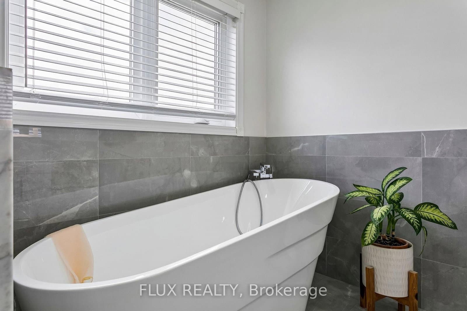 6769 Gracefield Drive thumbnail 20