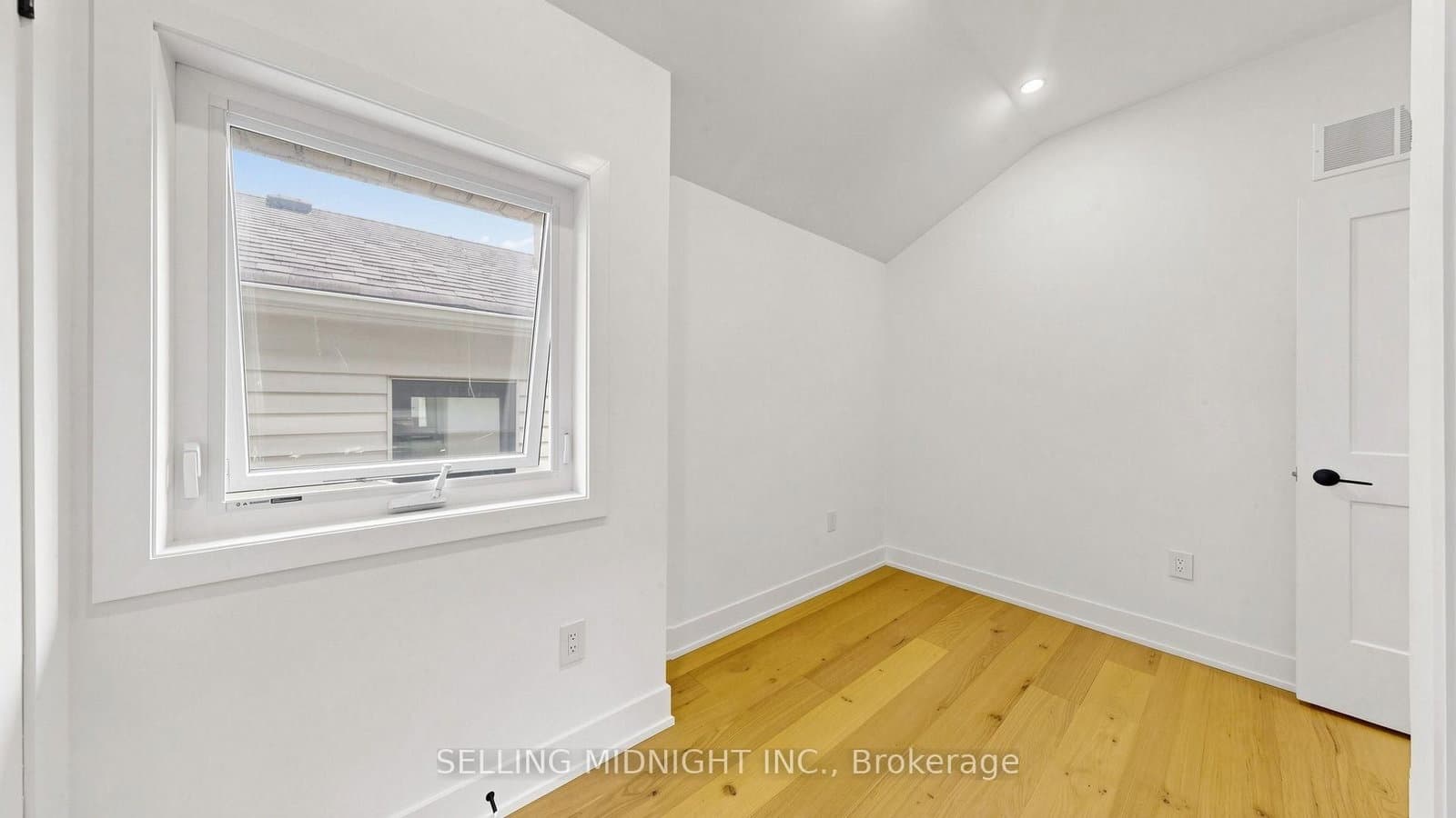 42 Guthrie Avenue thumbnail 32