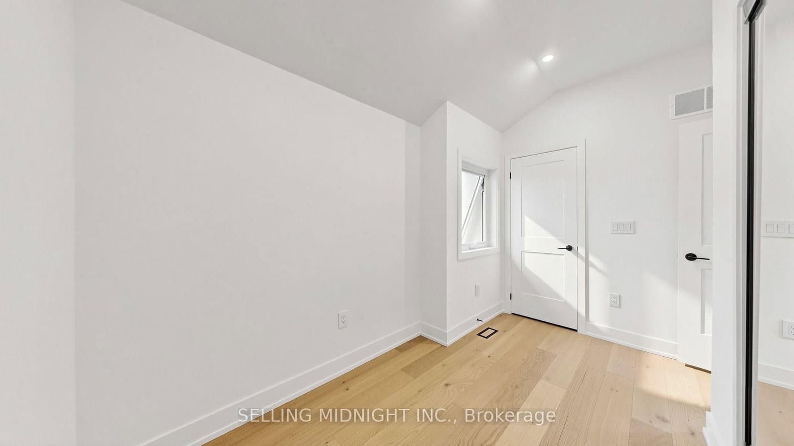 42 Guthrie Avenue thumbnail 34