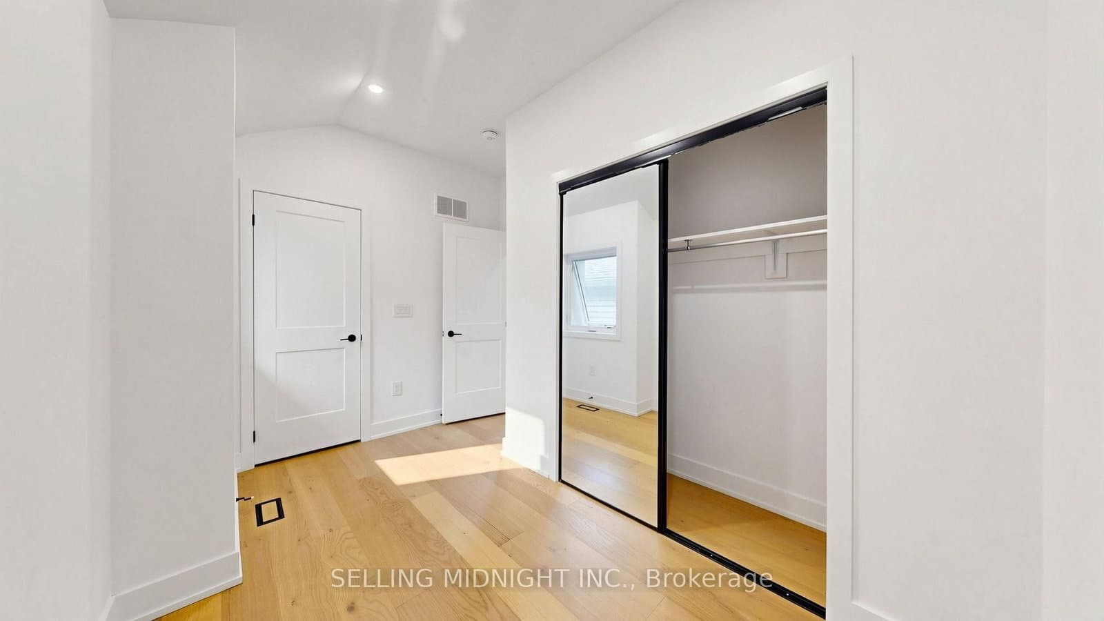 42 Guthrie Avenue thumbnail 36