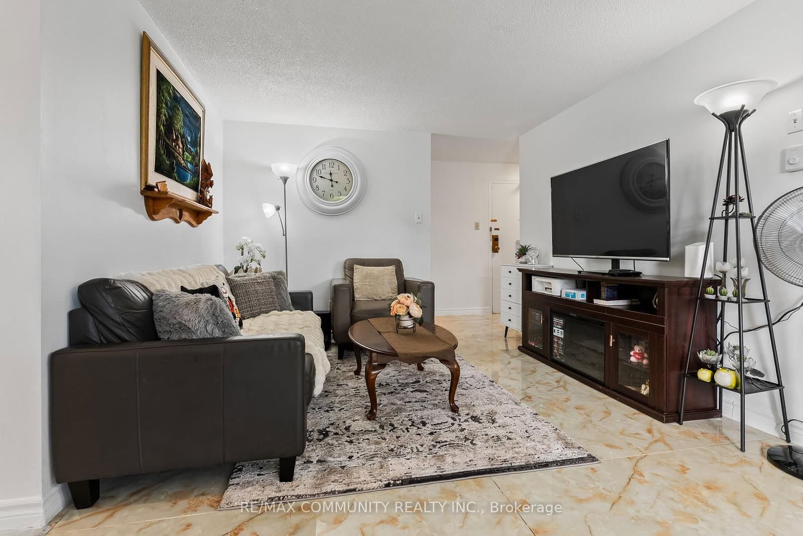 1445 Wilson Avenue, Unit 407 thumbnail 5
