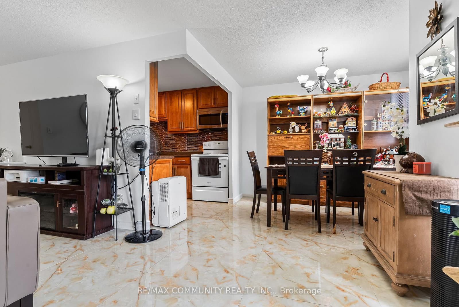 1445 Wilson Avenue, Unit 407 thumbnail 9