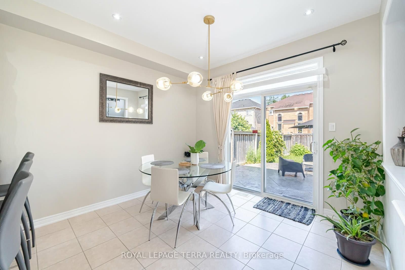 30 Eatonville Street, Unit Upper thumbnail 18