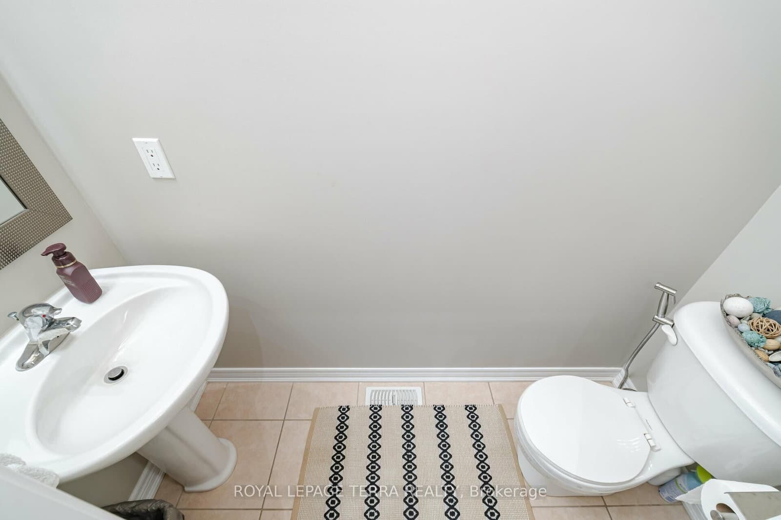 30 Eatonville Street, Unit Upper thumbnail 23