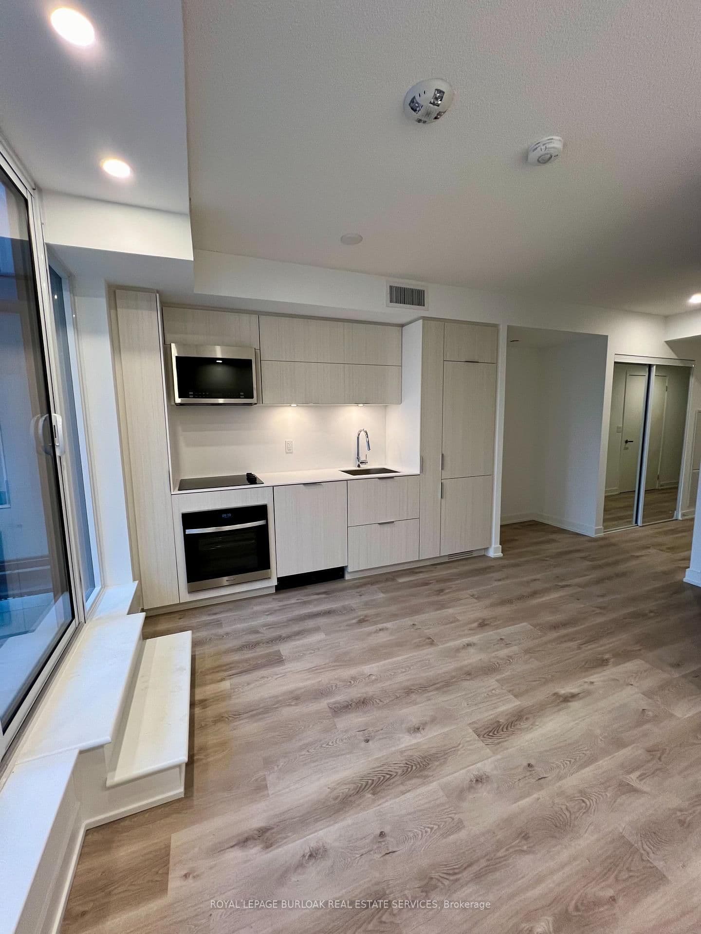 370 Martha Street, Unit 212 thumbnail 14
