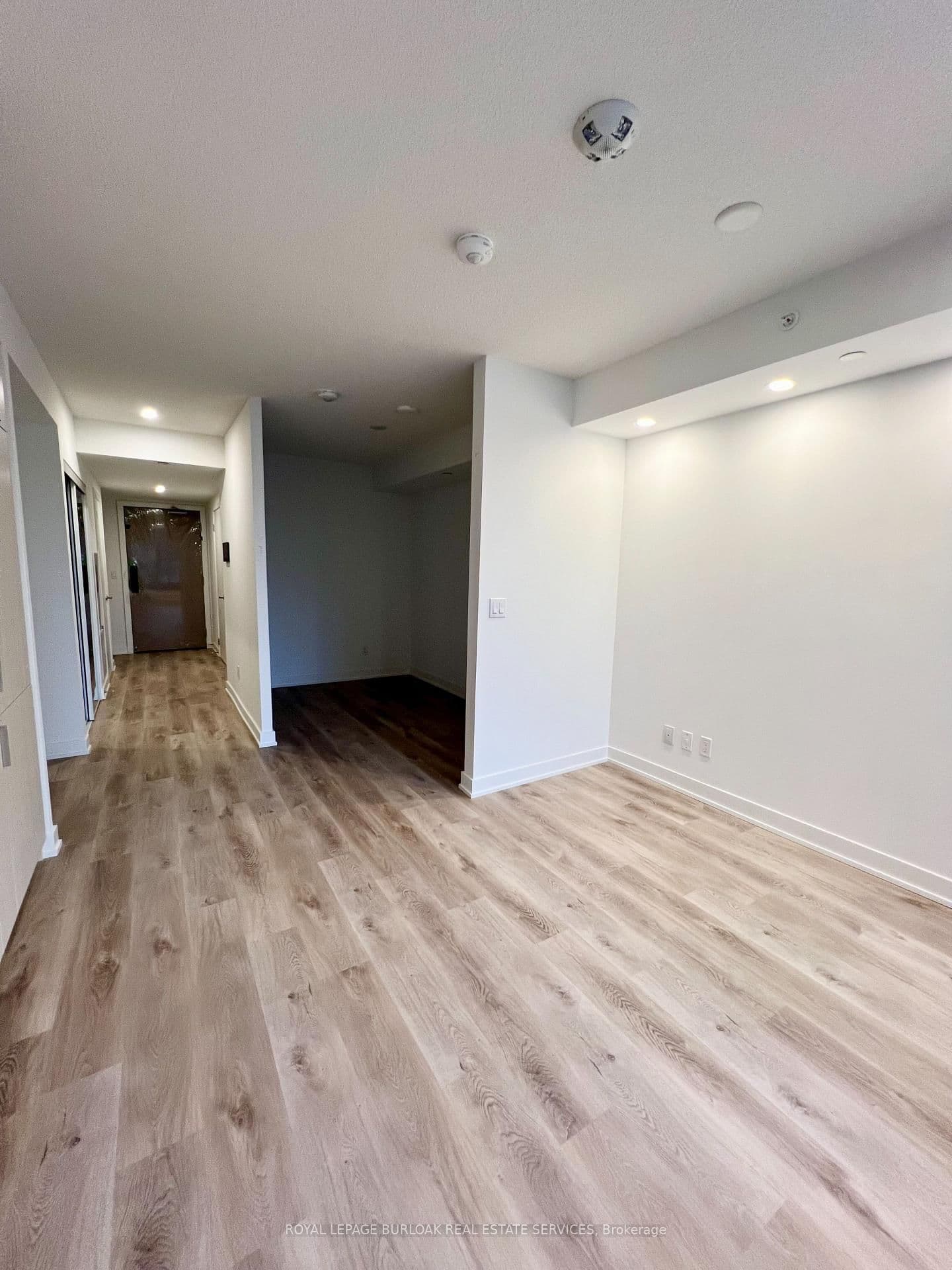 370 Martha Street, Unit 212 thumbnail 16