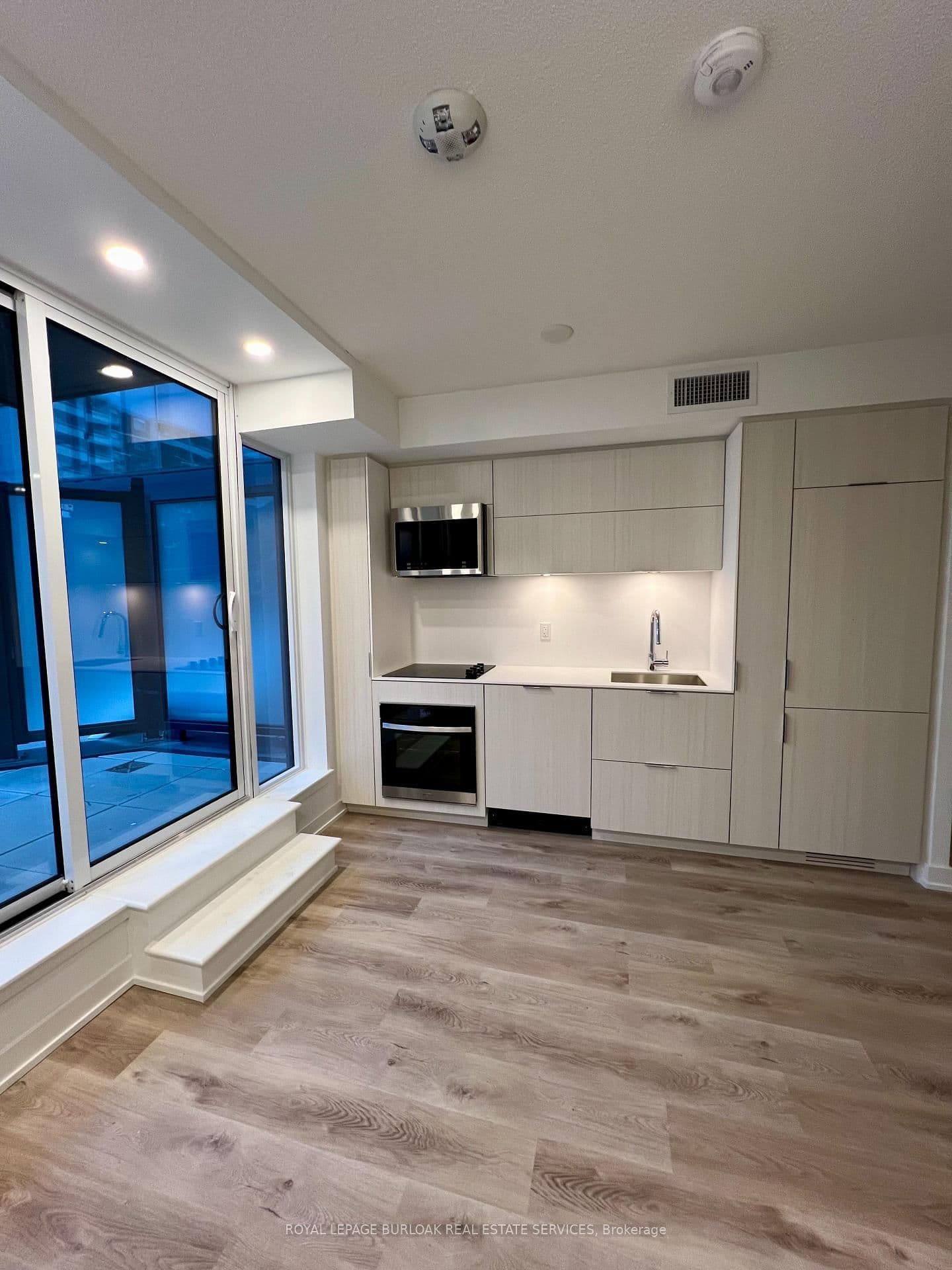370 Martha Street, Unit 212 thumbnail 19