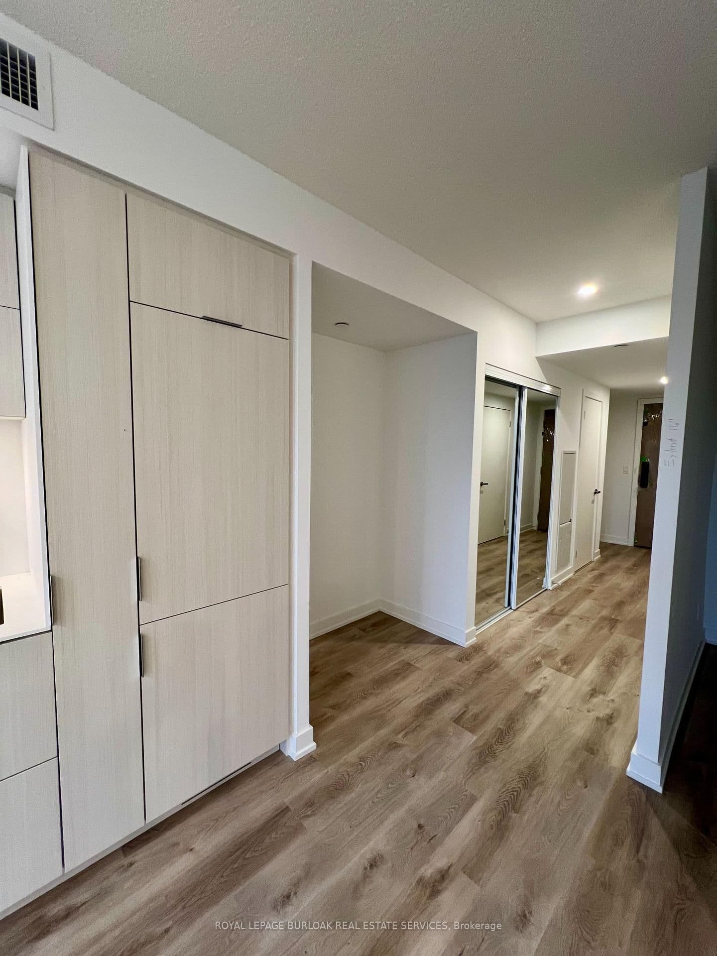370 Martha Street, Unit 212 thumbnail 20