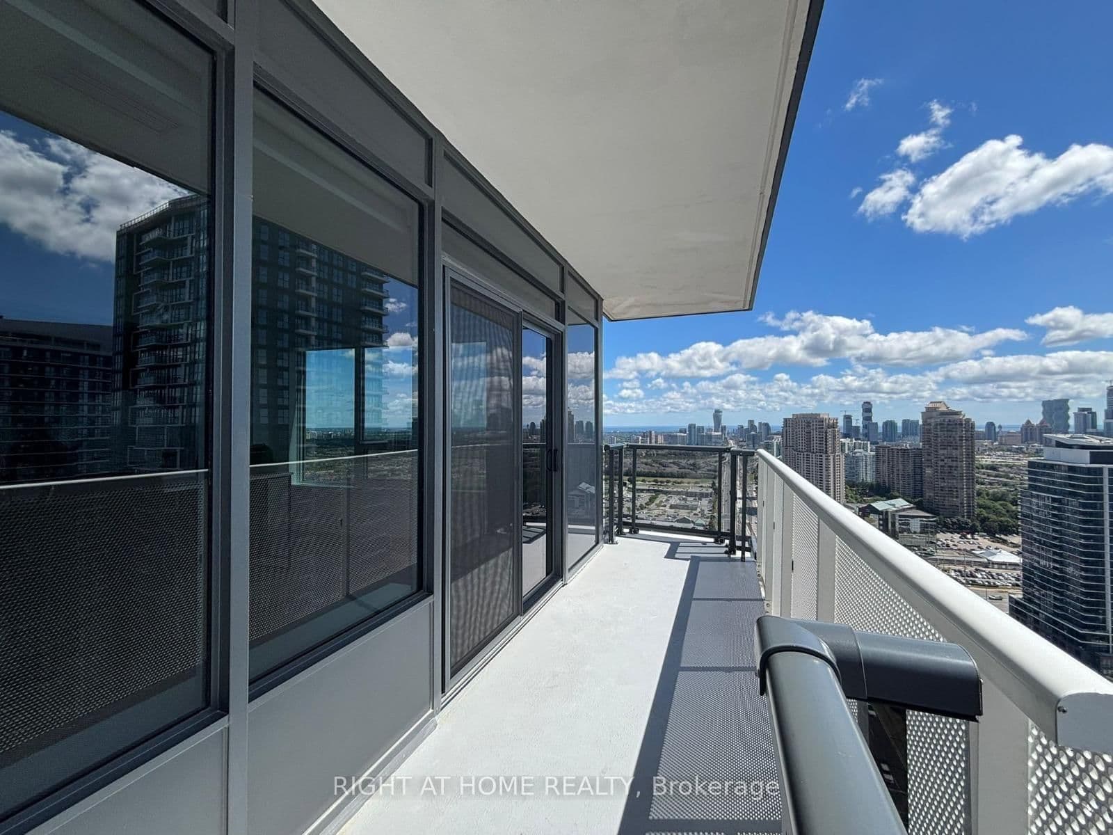 5105 Hurontario Street, Unit 2905 thumbnail 11