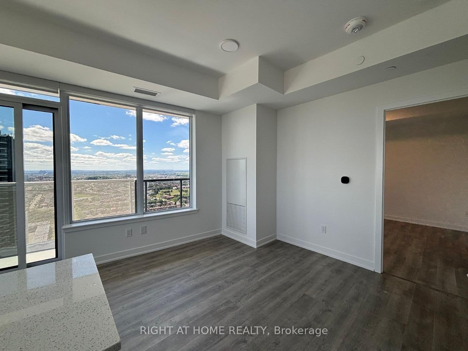 5105 Hurontario Street, Unit 2905 thumbnail 9