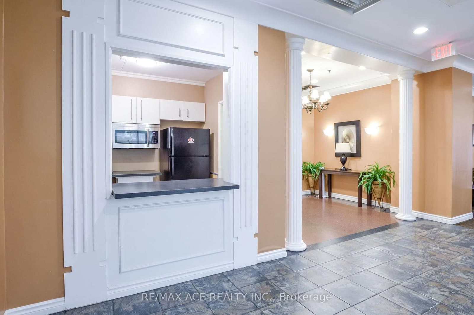 75 King Street E, Unit 201 thumbnail 31