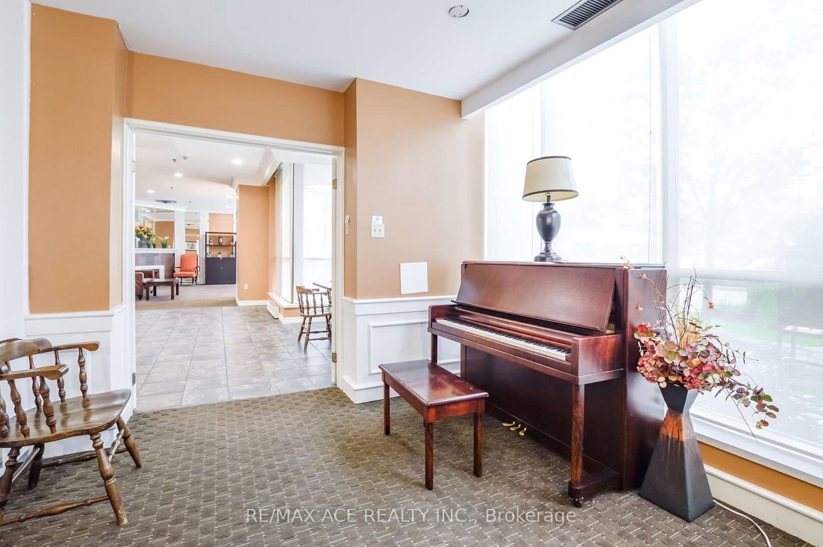 75 King Street E, Unit 201 thumbnail 36