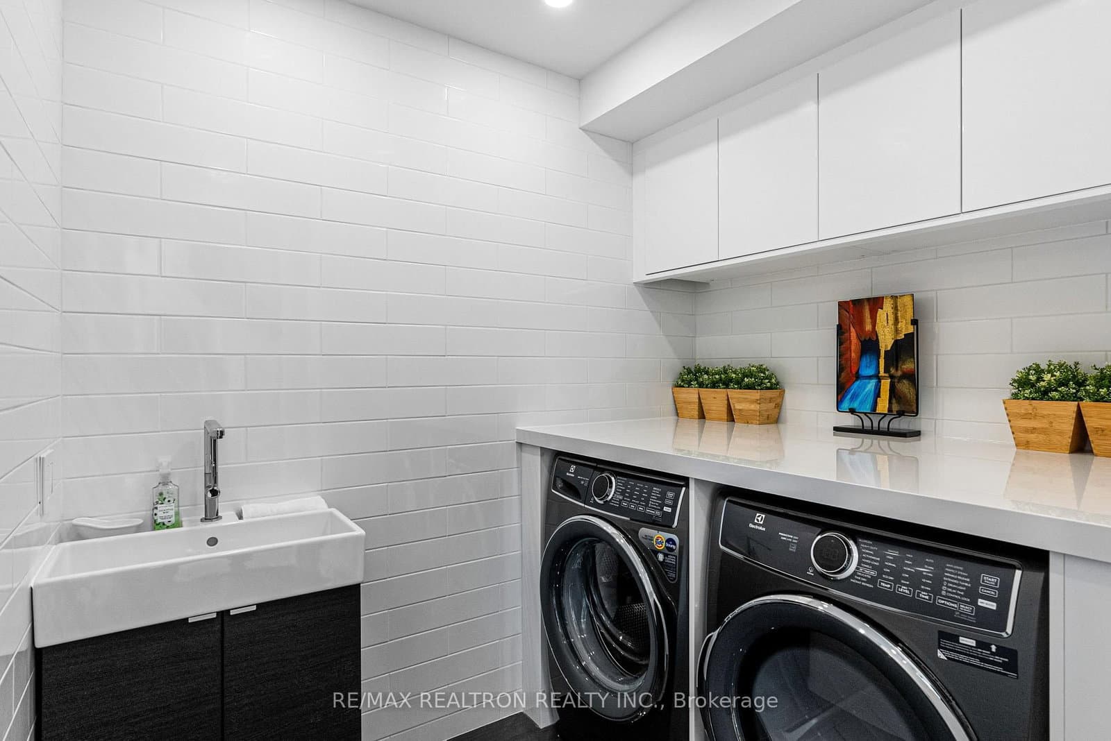 300 Manitoba Street, Unit 311 thumbnail 33
