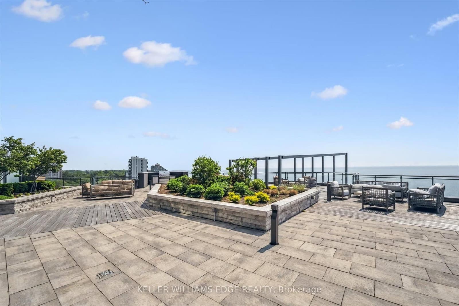 2060 Lakeshore Road, Unit 202 thumbnail 14