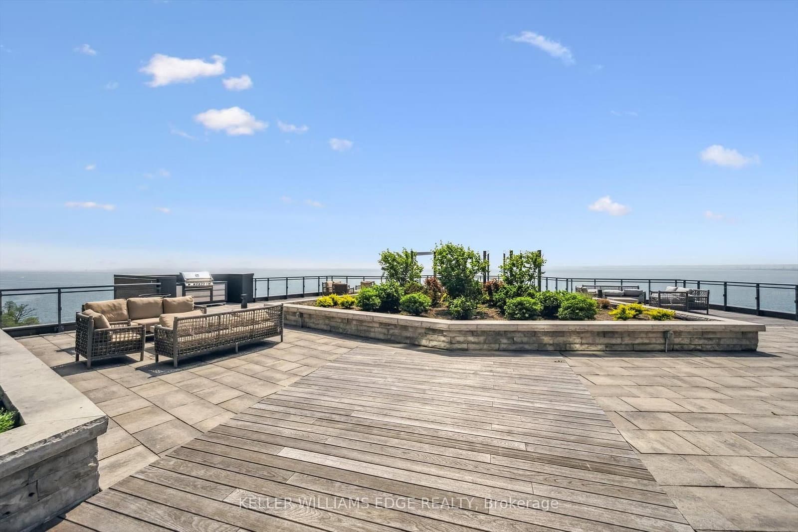2060 Lakeshore Road, Unit 202 thumbnail 15