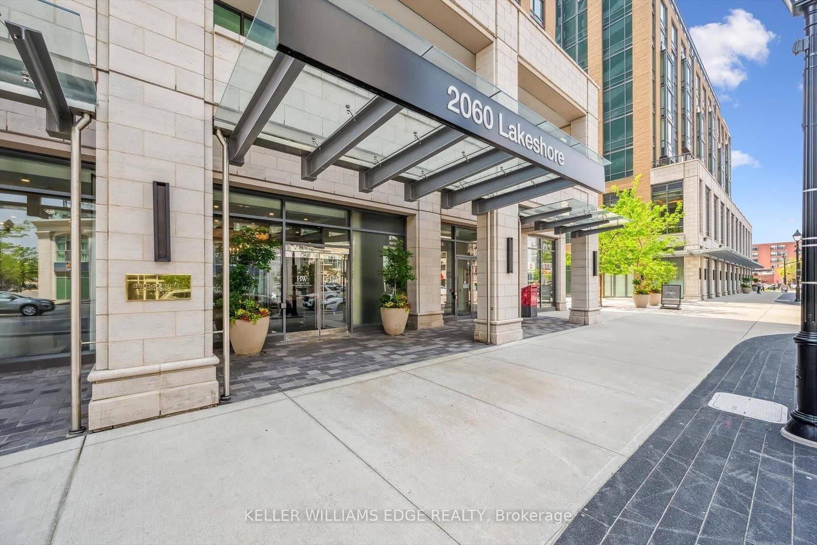 2060 Lakeshore Road, Unit 202 thumbnail 2