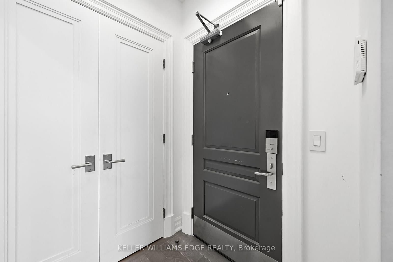 2060 Lakeshore Road, Unit 202 thumbnail 22