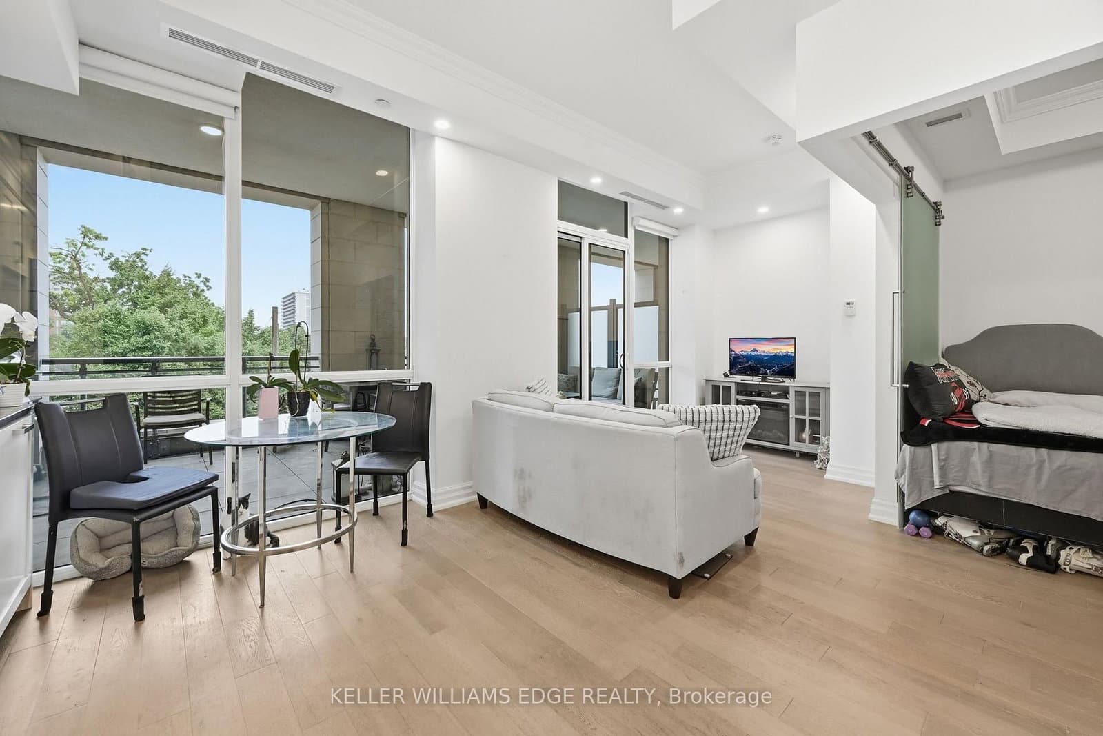 2060 Lakeshore Road, Unit 202 thumbnail 28