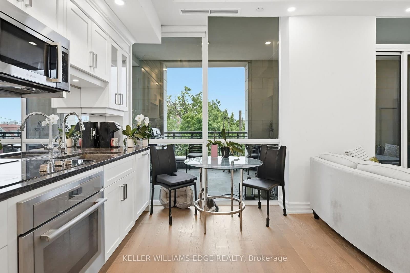 2060 Lakeshore Road, Unit 202 thumbnail 30