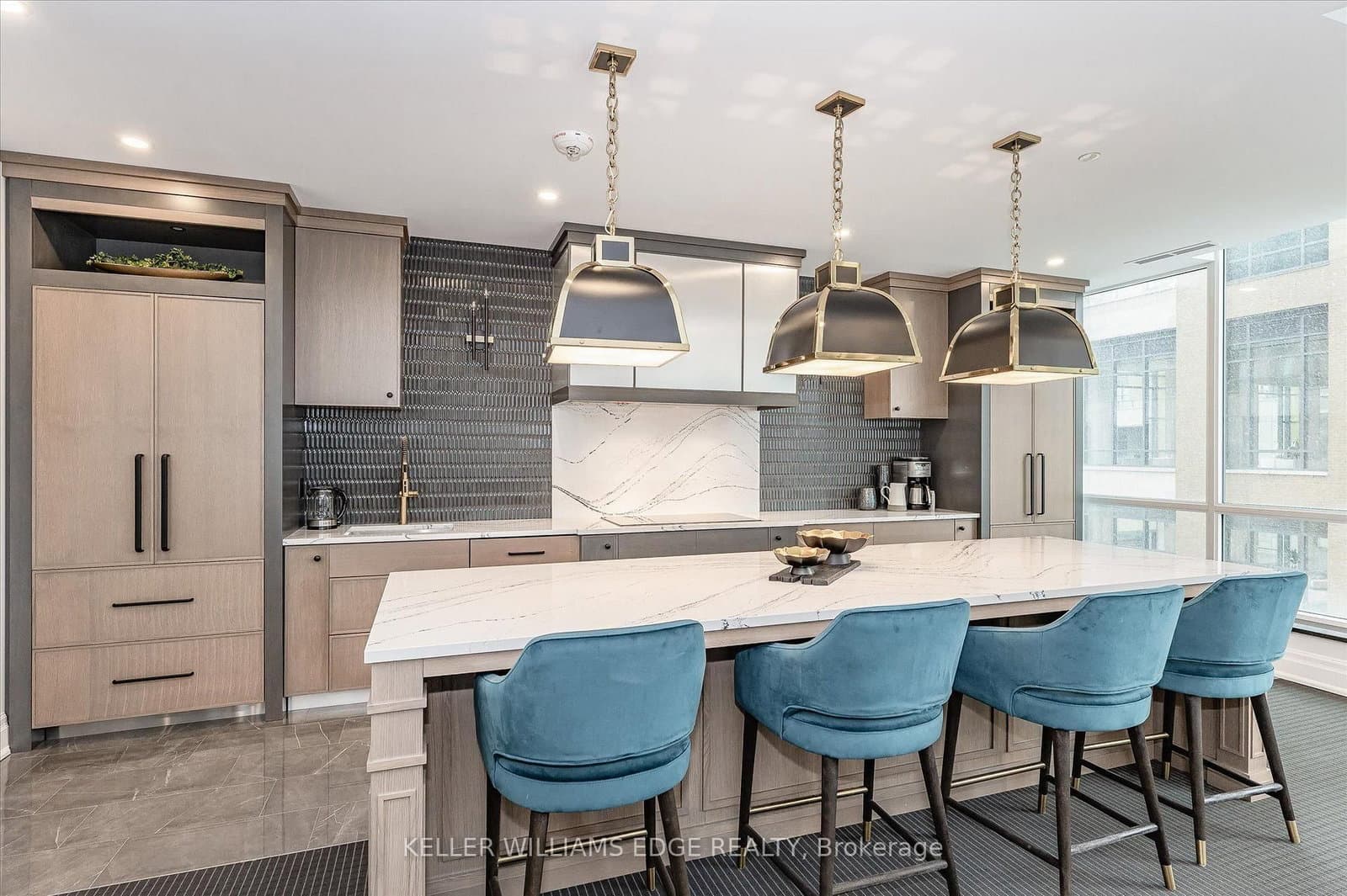 2060 Lakeshore Road, Unit 202 thumbnail 6