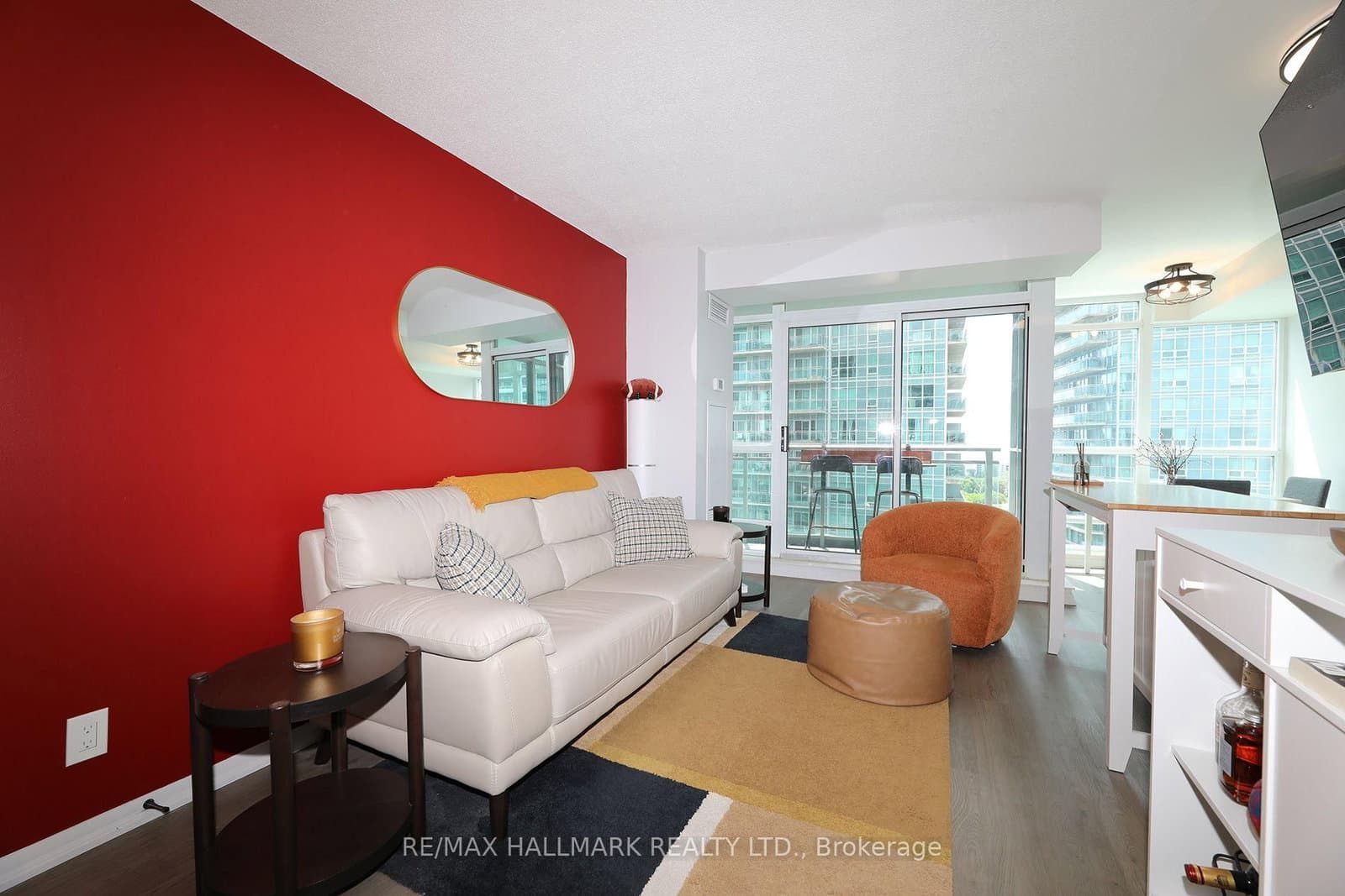 185 Legion Road N, Unit 1810 thumbnail 11