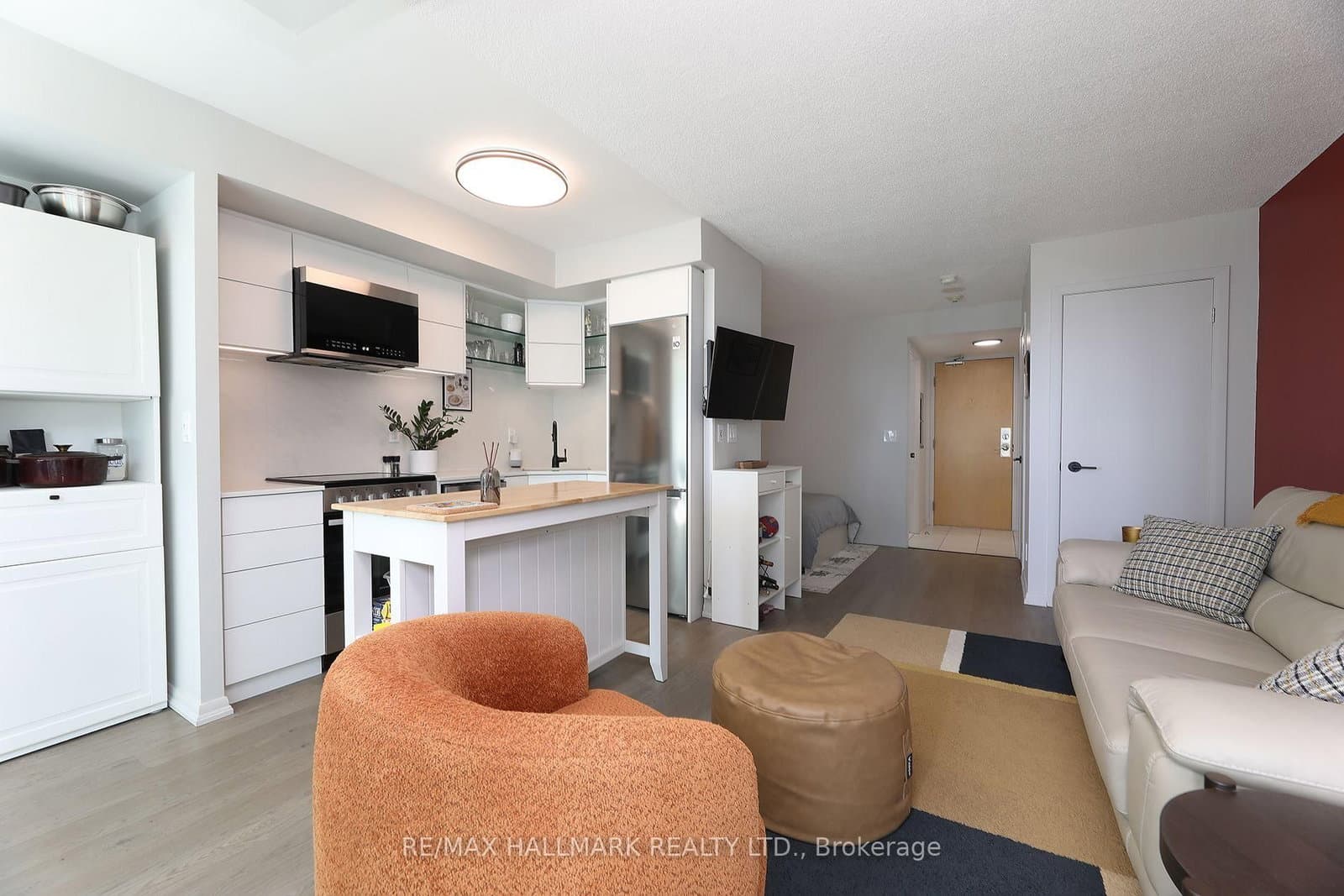 185 Legion Road N, Unit 1810 thumbnail 16