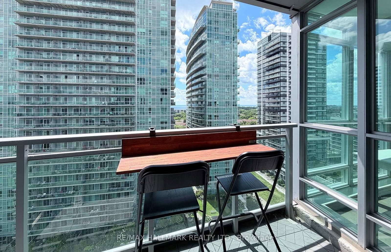 185 Legion Road N, Unit 1810 thumbnail 18