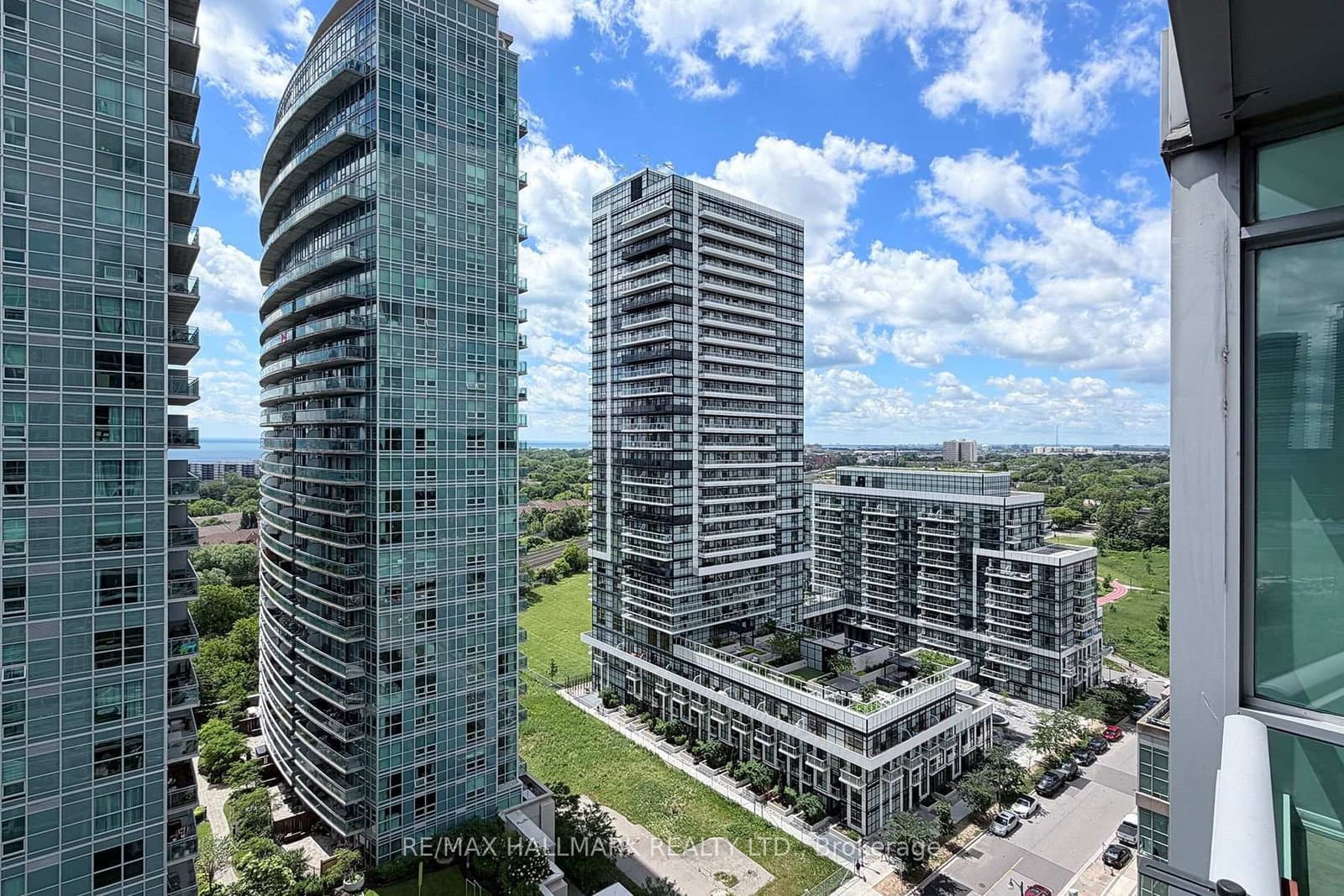 185 Legion Road N, Unit 1810 thumbnail 19