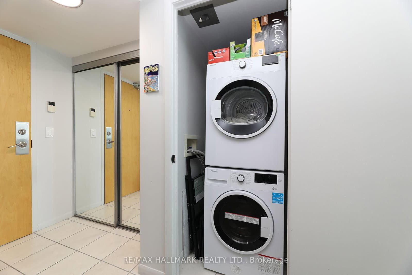 185 Legion Road N, Unit 1810 thumbnail 5