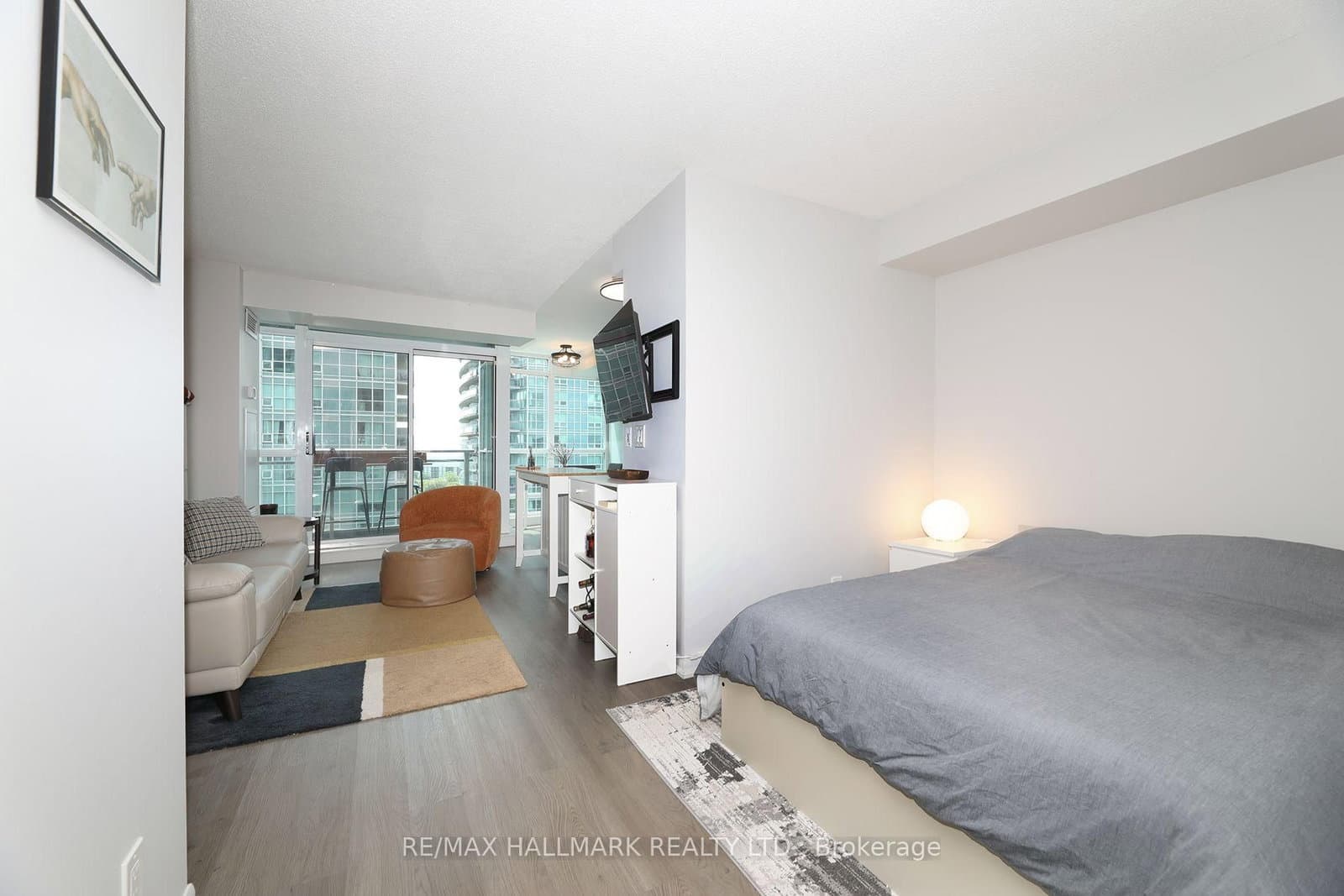 185 Legion Road N, Unit 1810 thumbnail 7