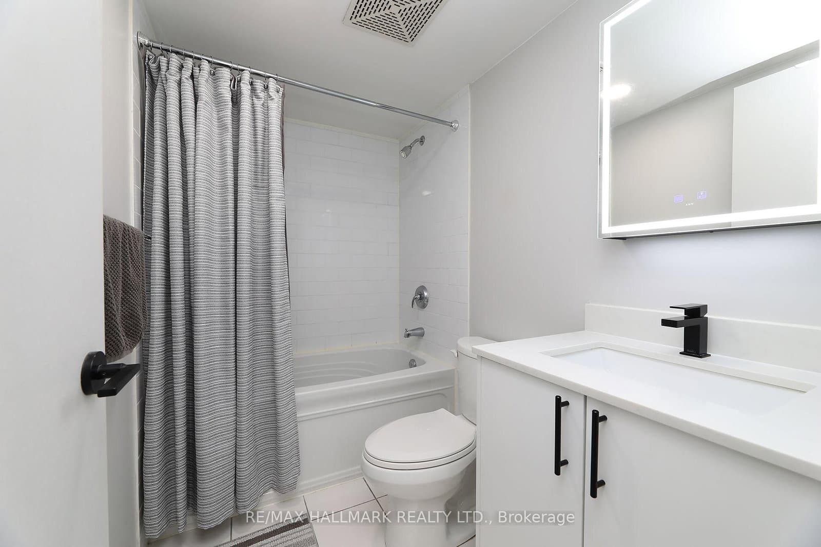 185 Legion Road N, Unit 1810 thumbnail 9