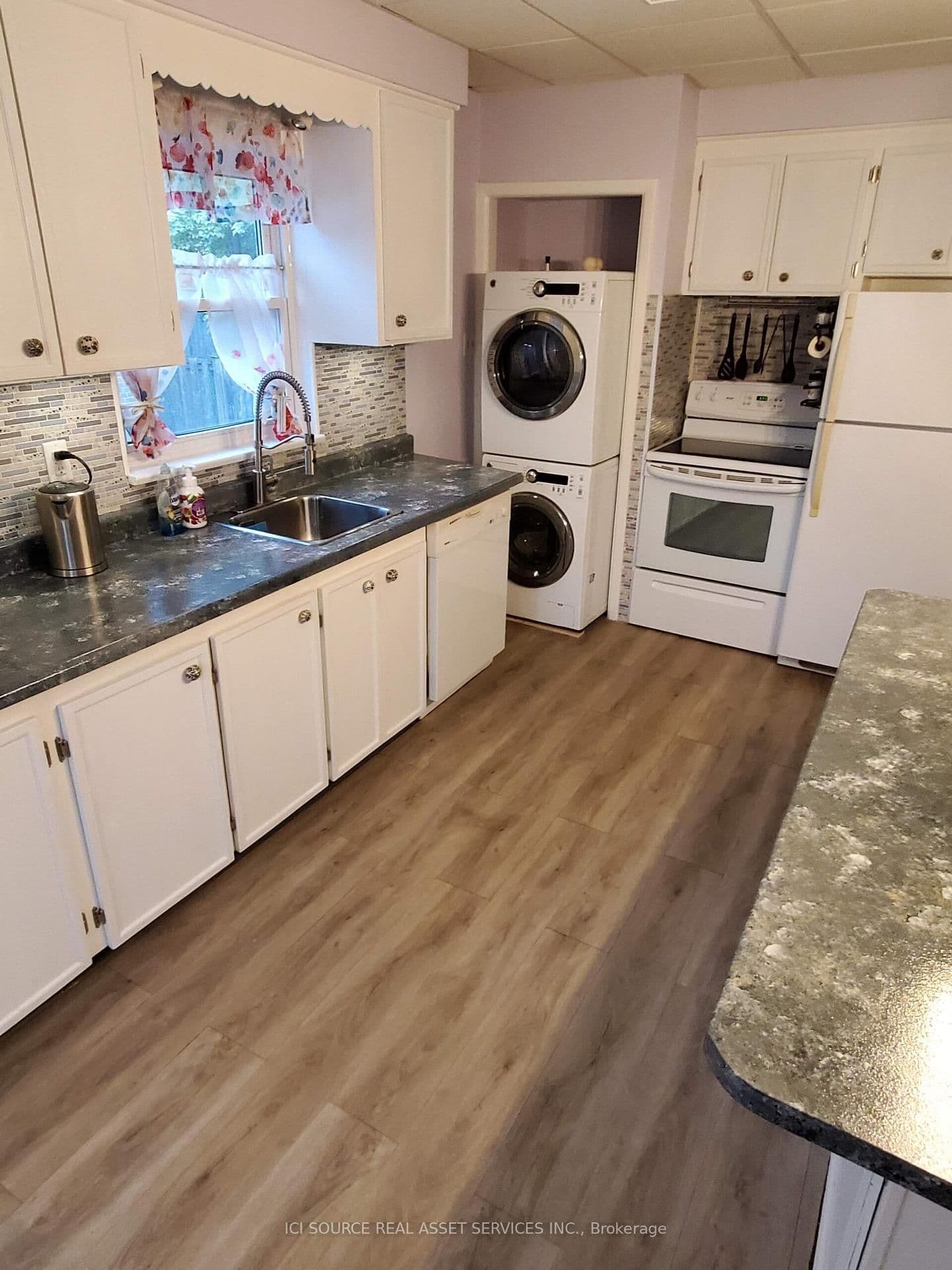 412 Mountainview Drive, Unit Main Floor thumbnail 12